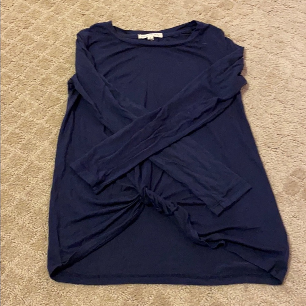 long sleeve with knot